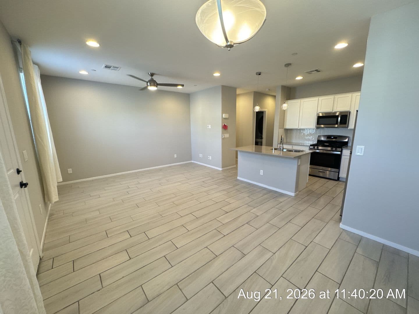 Henderson Townhome: 720 Sleeping City Ave