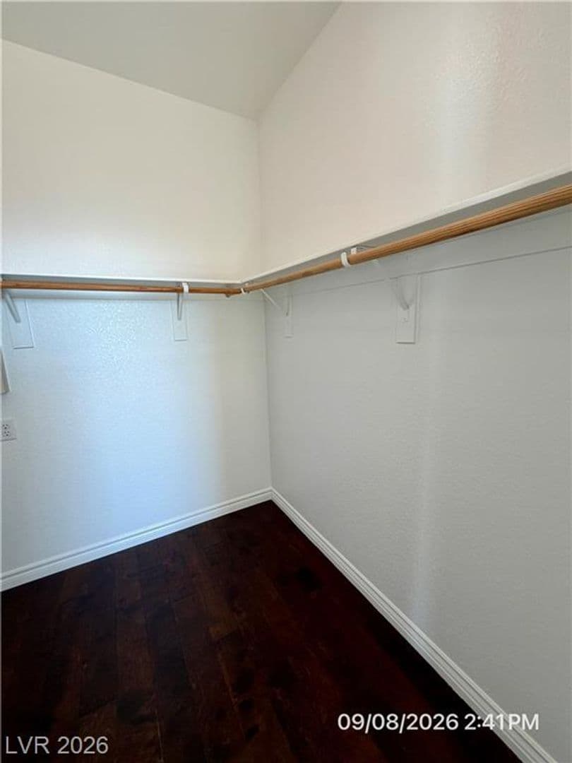 Henderson House: 2721 Auchmull St