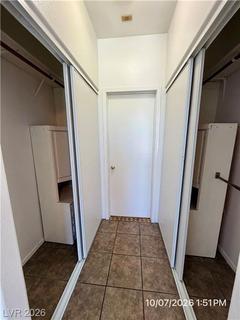 Henderson Condo: 2201 Ramsgate Dr #724