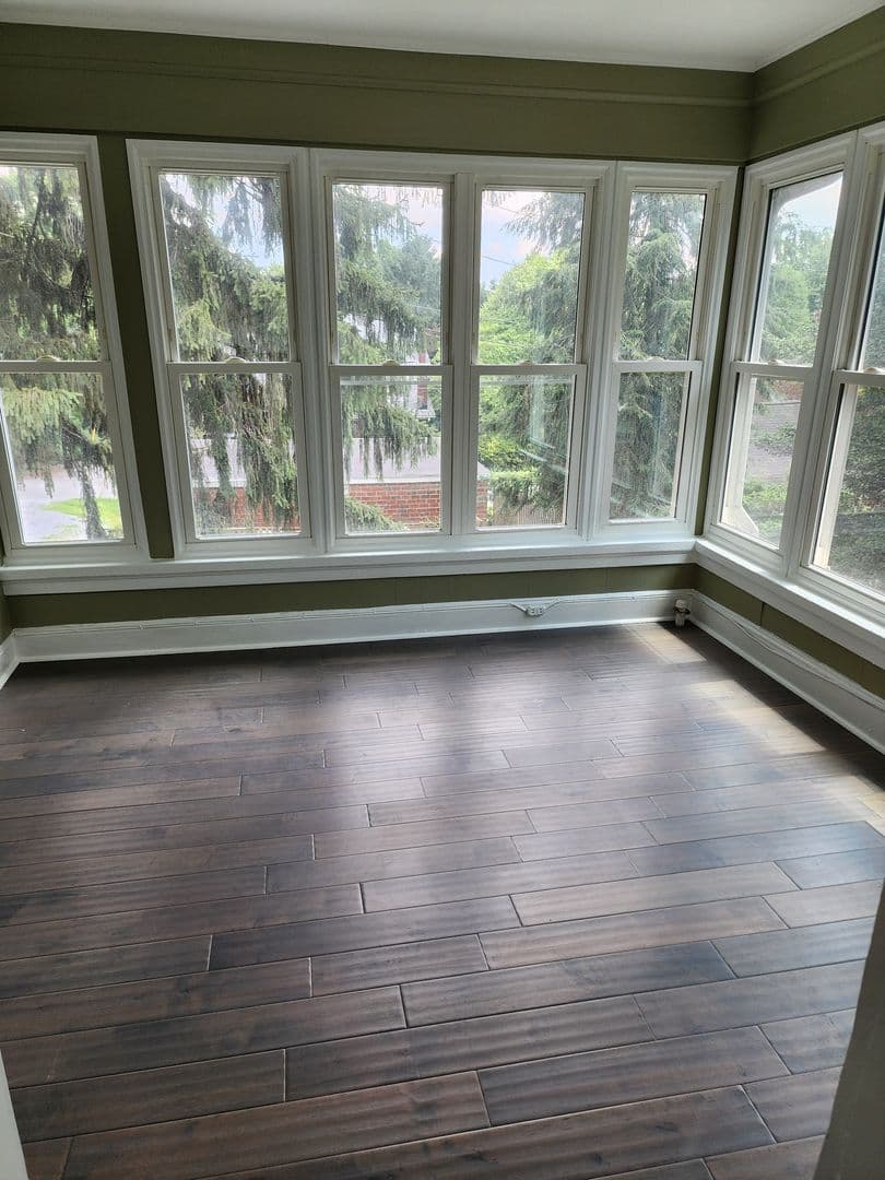 Frederick Apartment: 316 upper College Terrace