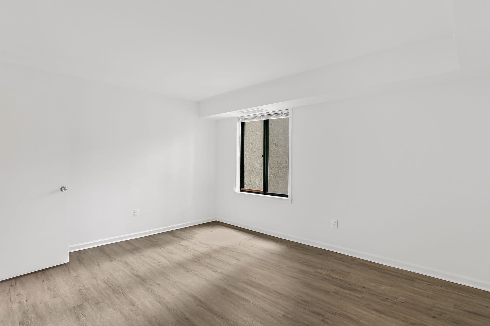 Columbia House: 9629 White Acre Road