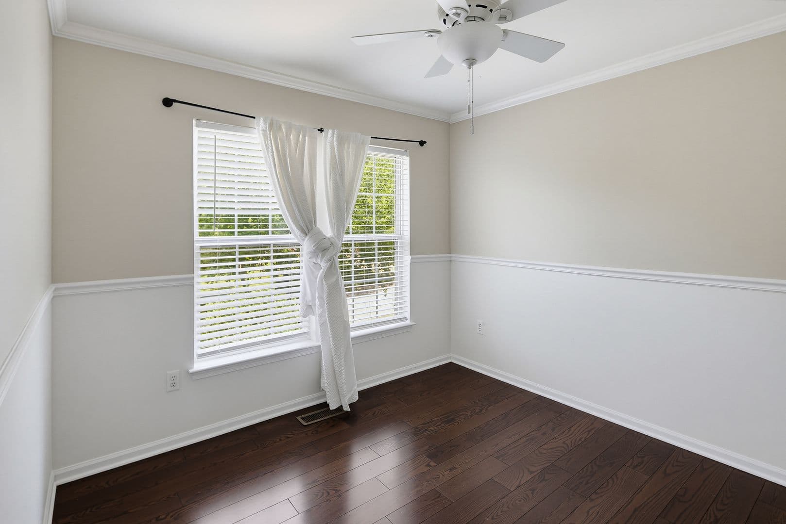 Clarksville House: 6505 Autumn Wind Cir