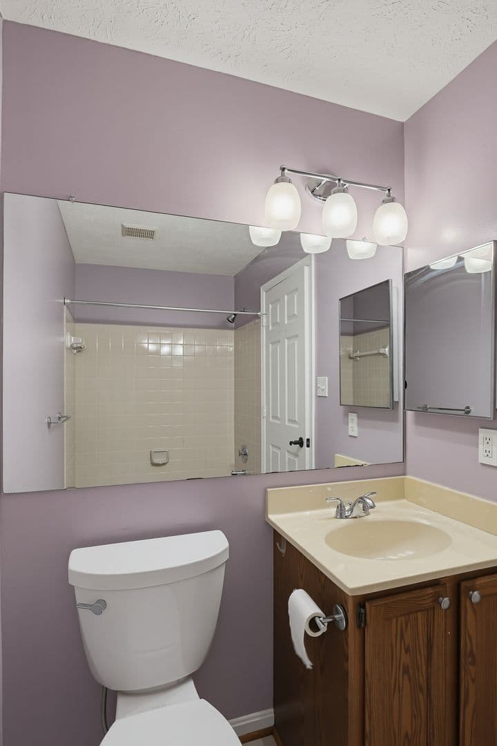 Frederick House: 2102 Whitehall Rd Unit #1C