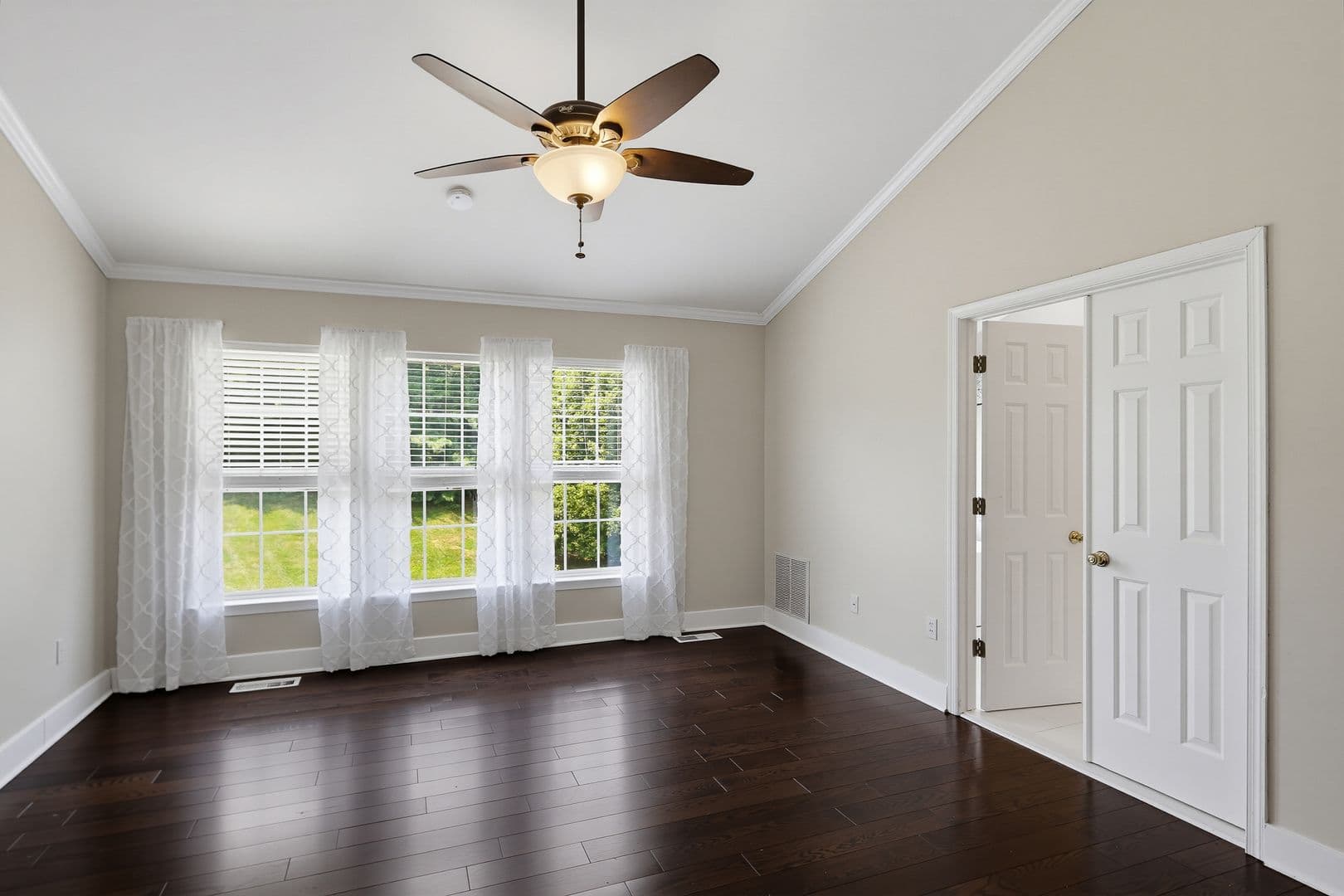 Clarksville House: 6505 Autumn Wind Cir