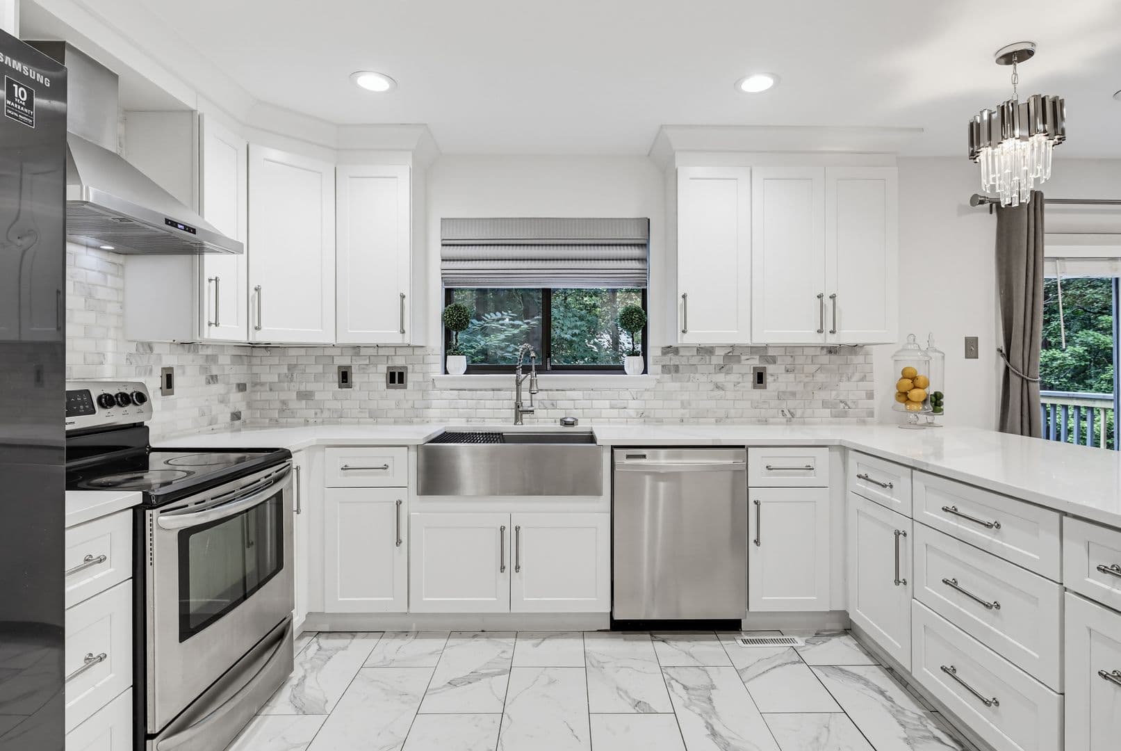 Columbia House: 6103 Triangle Drive