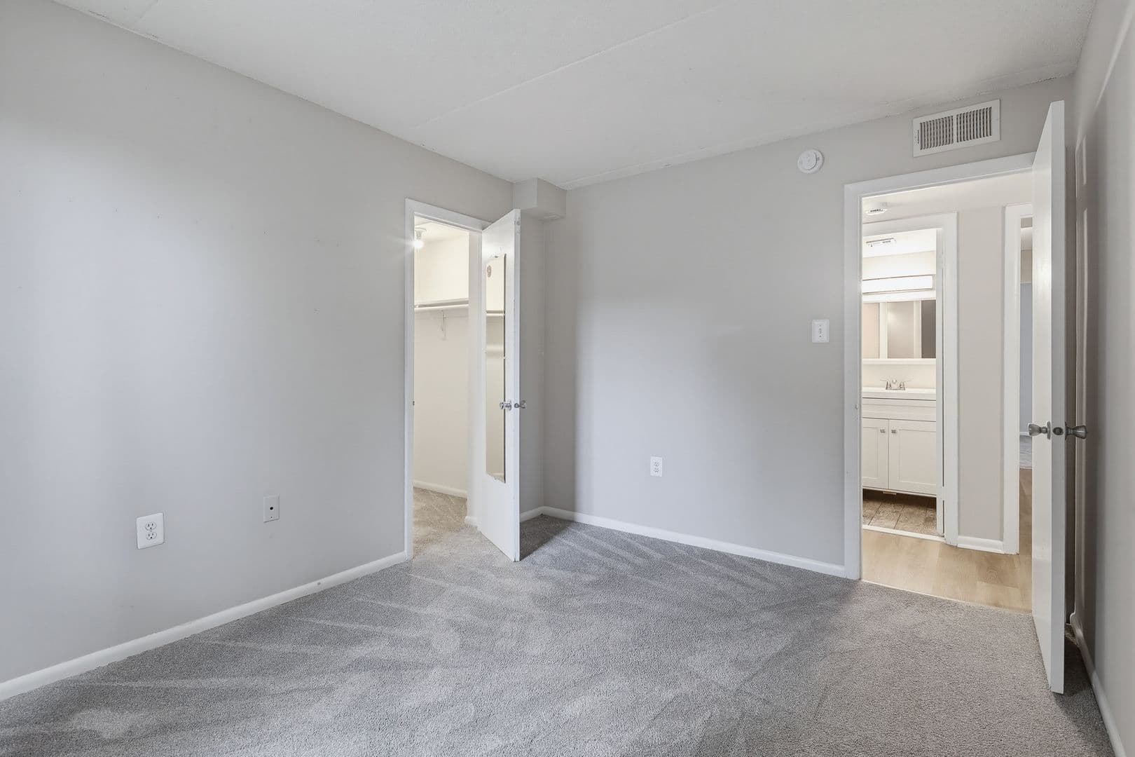 Columbia House: 5247 W Running Brook Apt 101