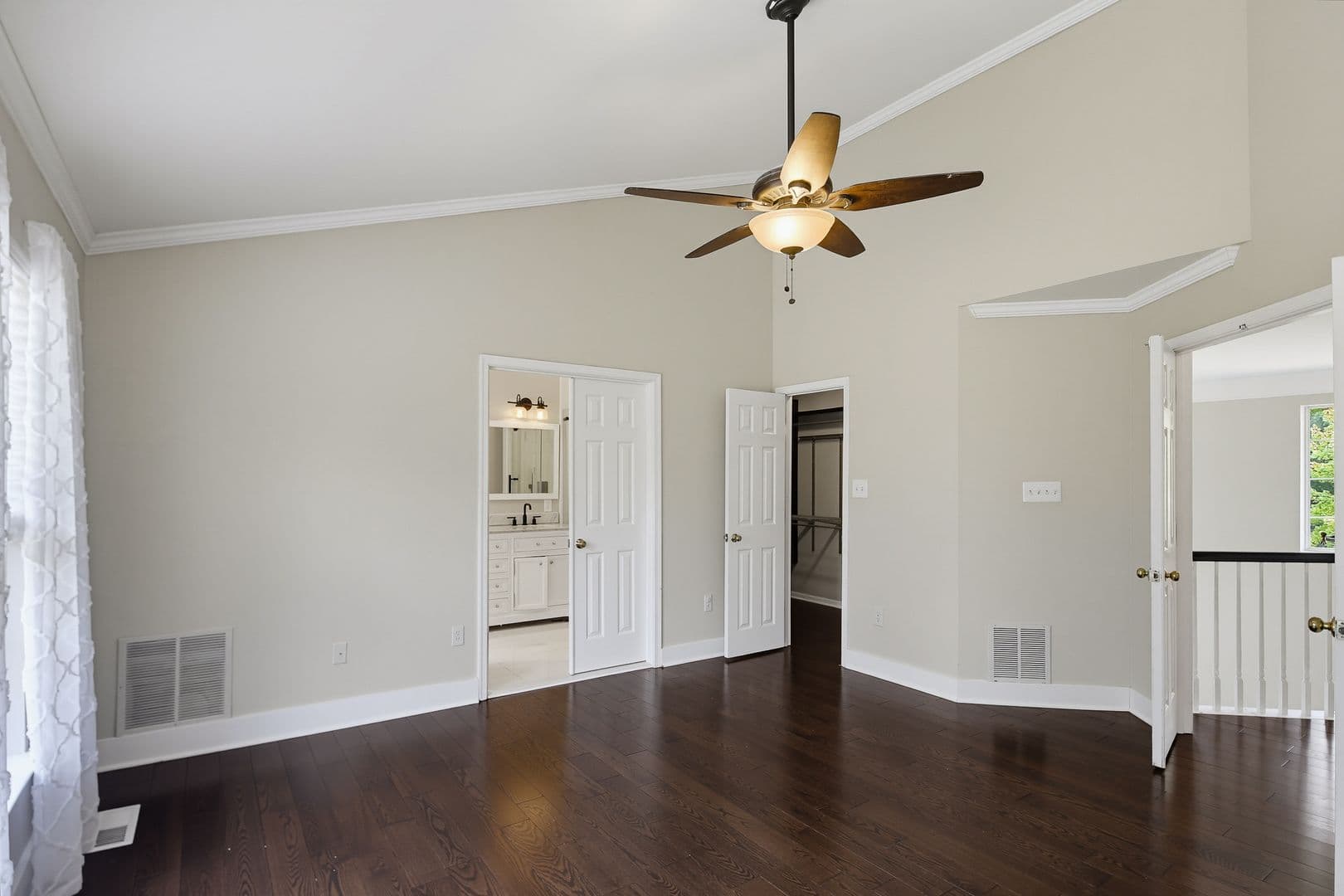 Clarksville House: 6505 Autumn Wind Cir
