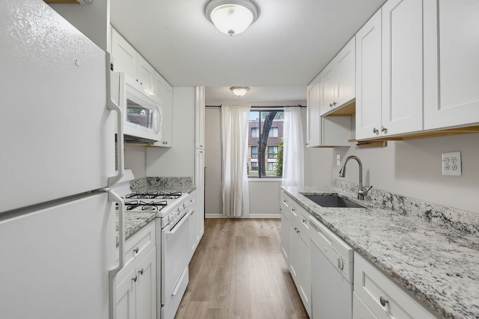 Columbia House: 5247 W Running Brook Apt 101