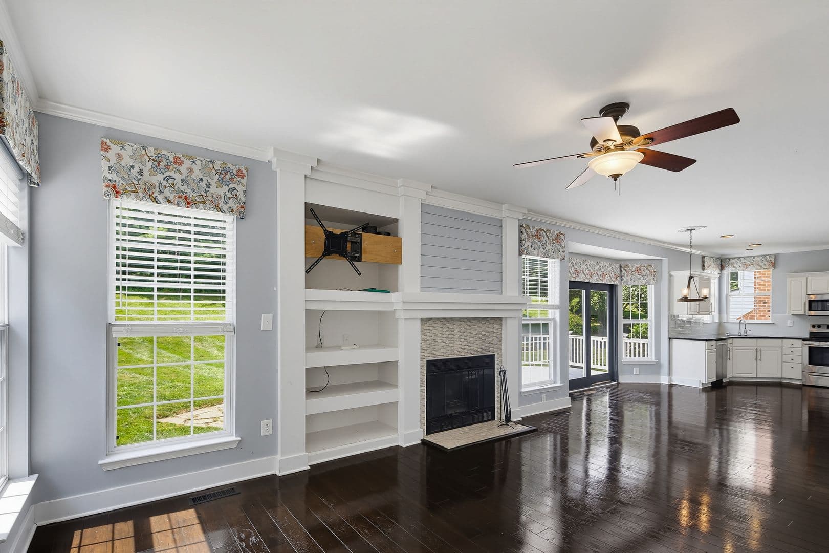 Clarksville House: 6505 Autumn Wind Cir