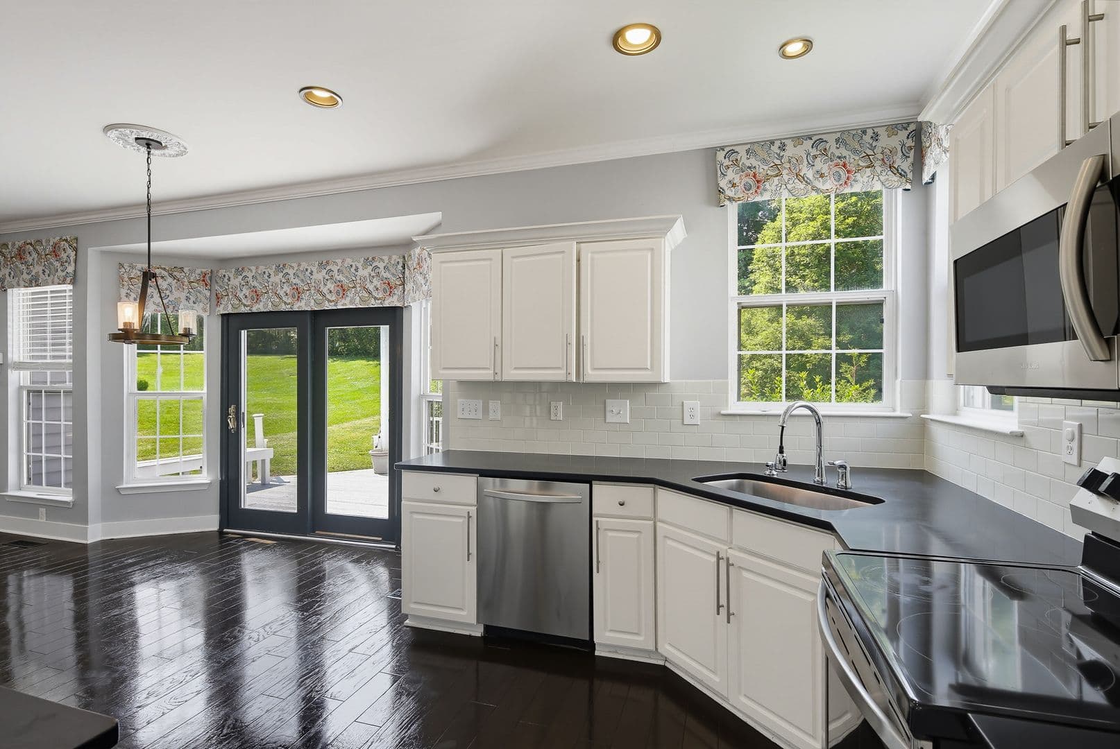 Clarksville House: 6505 Autumn Wind Cir