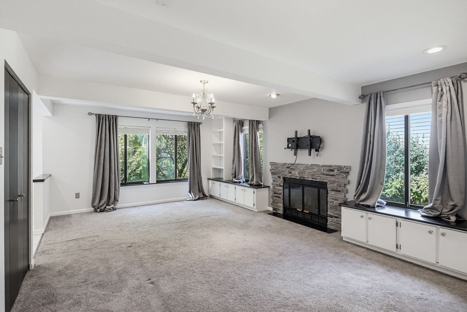 Columbia House: 6103 Triangle Drive