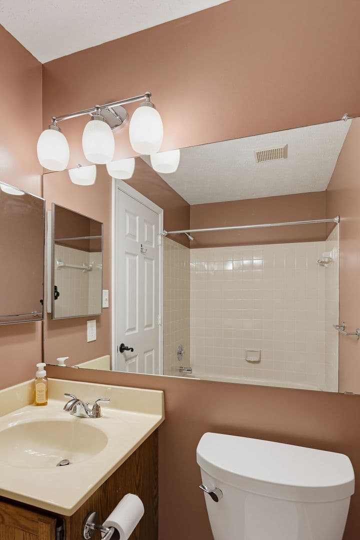 Frederick House: 2102 Whitehall Rd Unit #1C