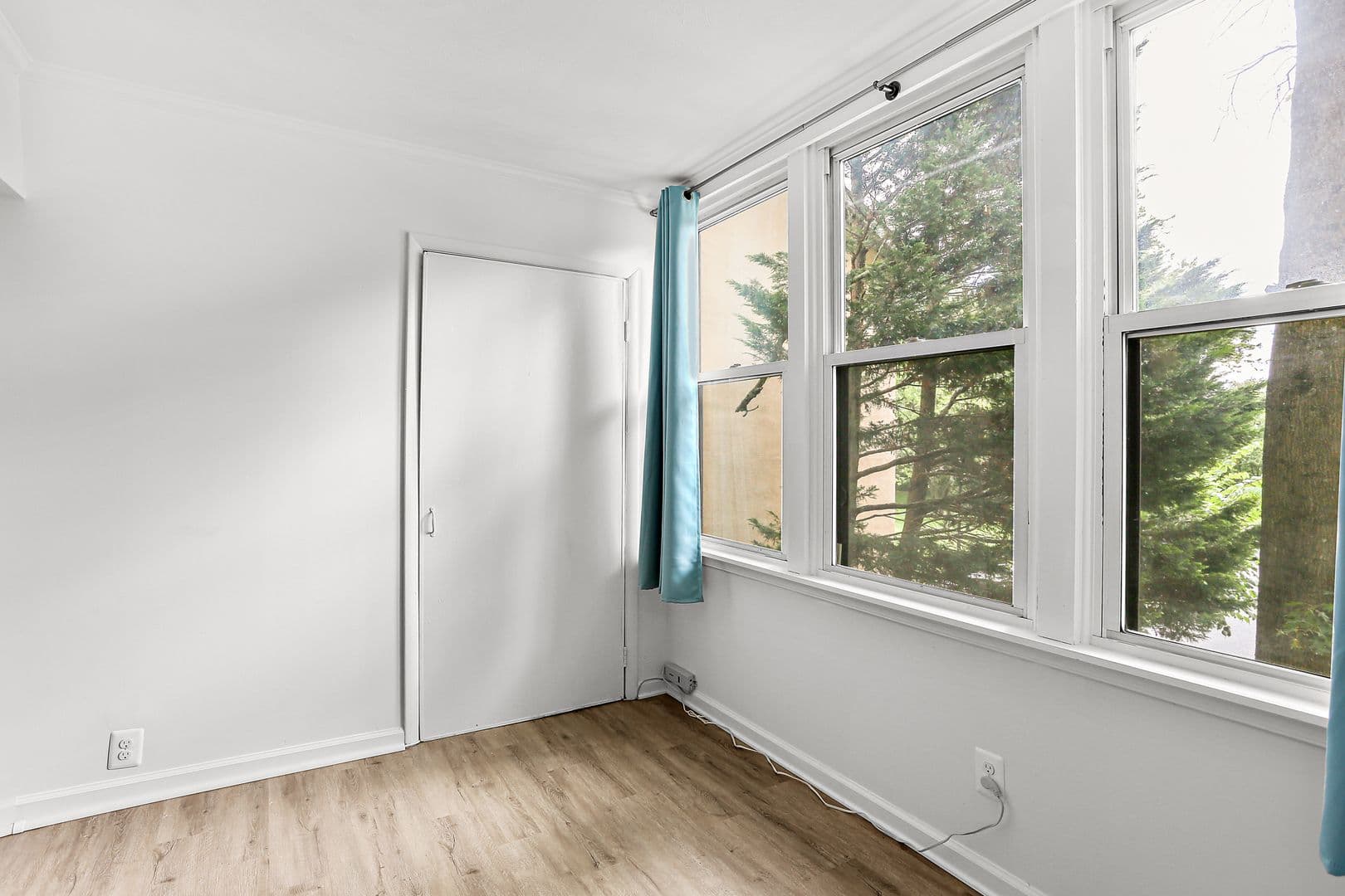 Columbia House: 9629 White Acre Road