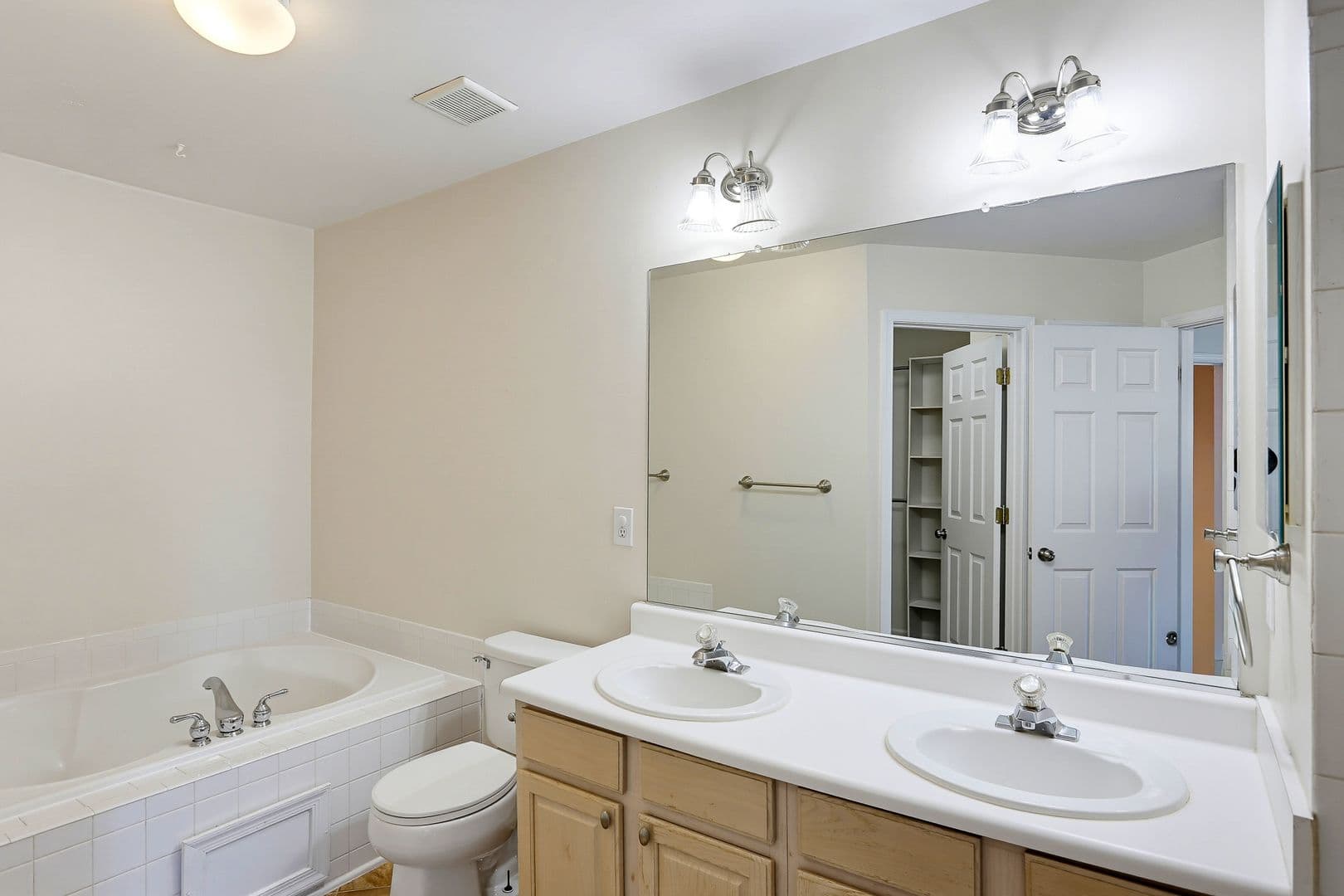 Frederick House: 5210 Duke Court