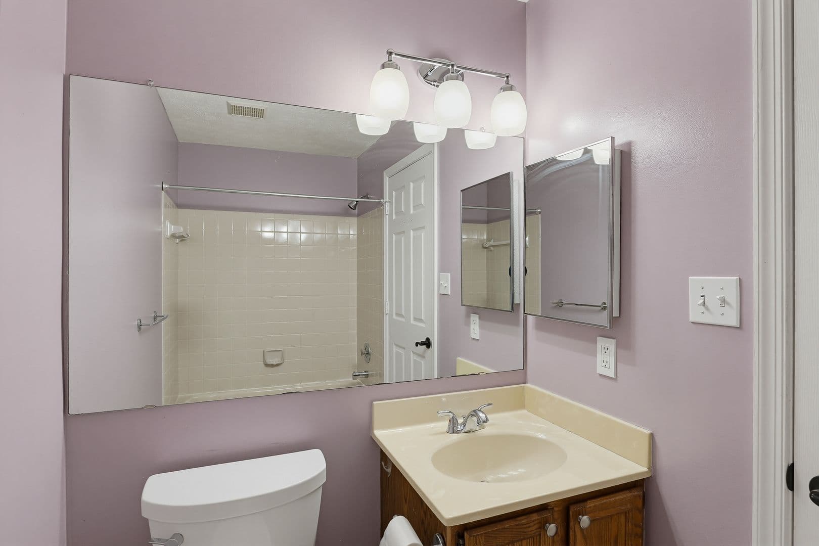 Frederick House: 2102 Whitehall Rd Unit #1C