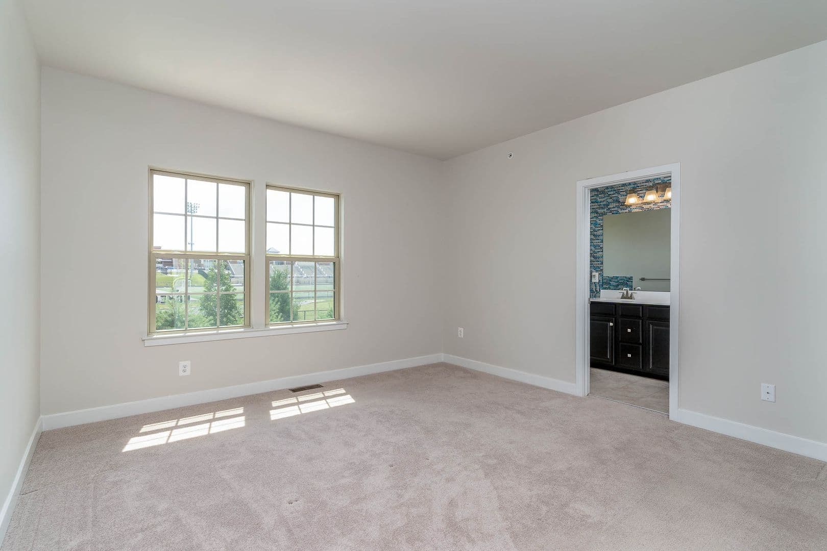 Ijamsville Townhome: 6021 Etterbeek Street