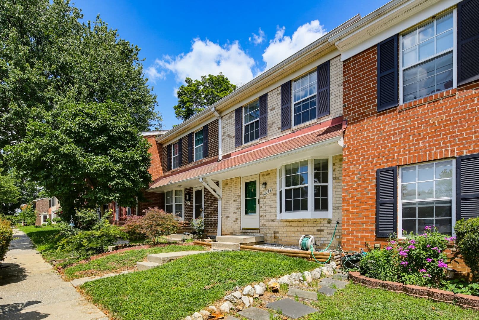 Columbia House: 8769 Hayshed Ln, Unit #3-3