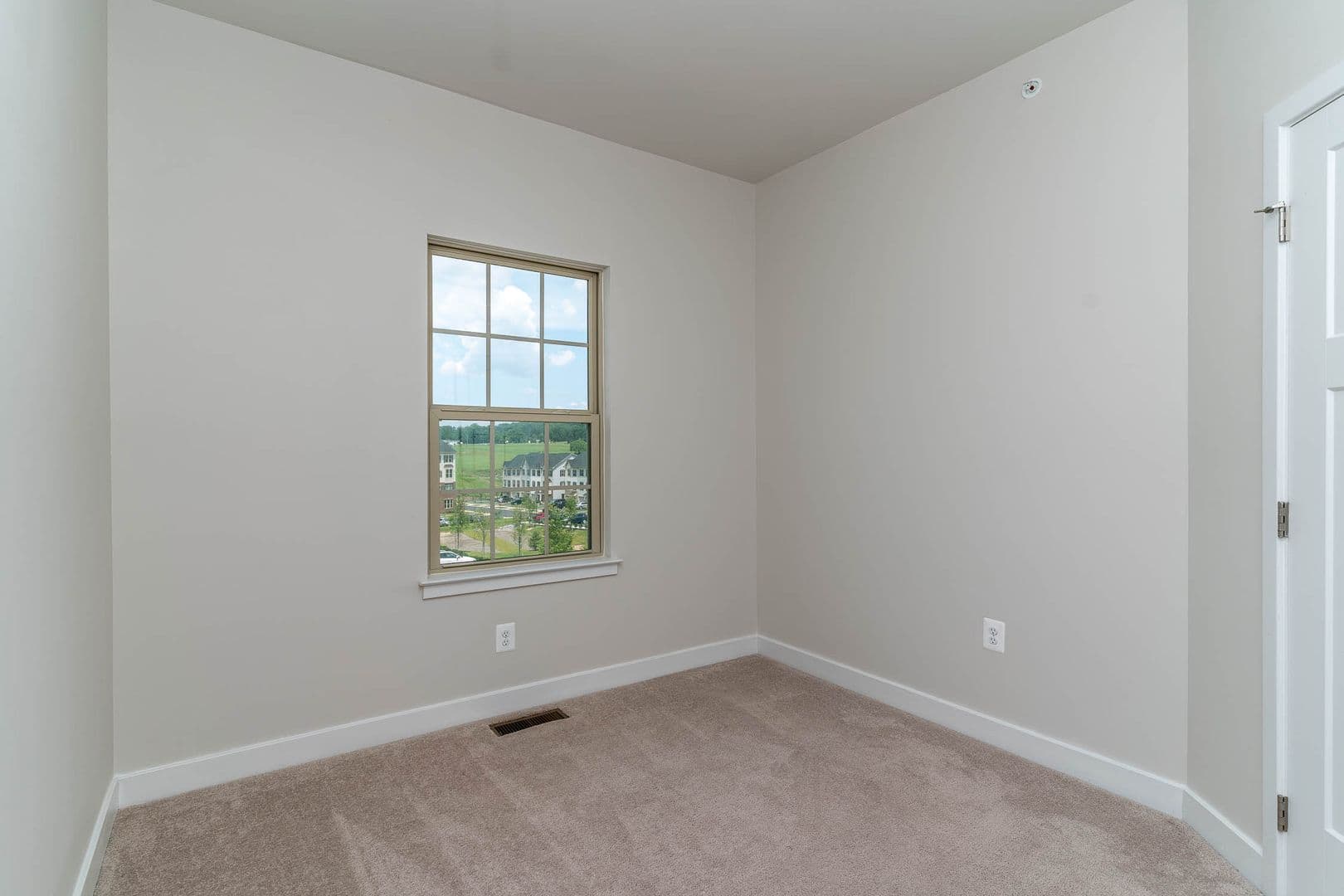 Ijamsville Townhome: 6021 Etterbeek Street