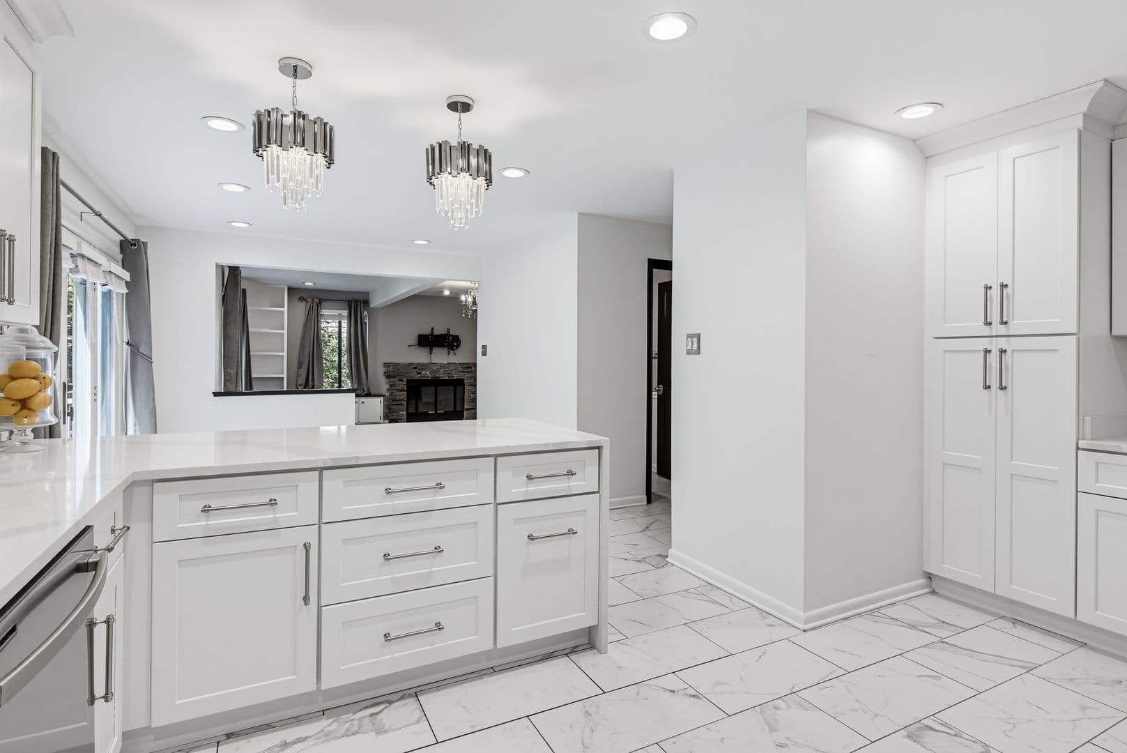 Columbia House: 6103 Triangle Drive