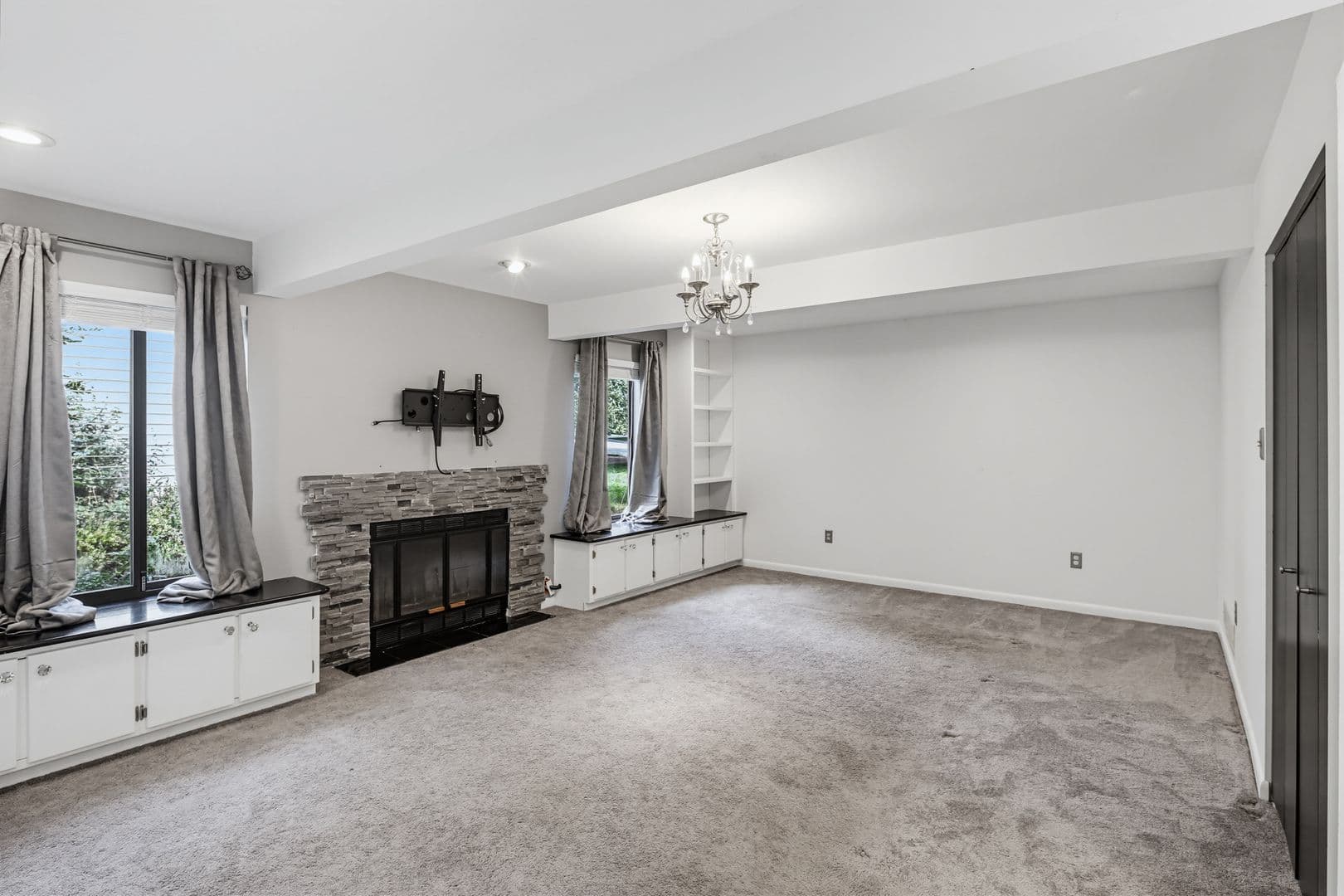 Columbia House: 6103 Triangle Drive