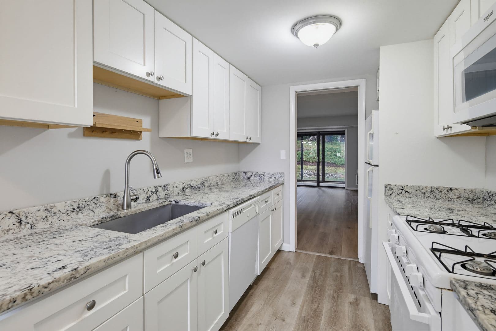 Columbia House: 5247 W Running Brook Apt 101