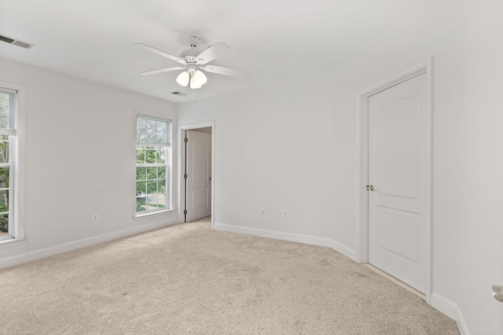 Rockville House: 1002 Elmcroft Blvd