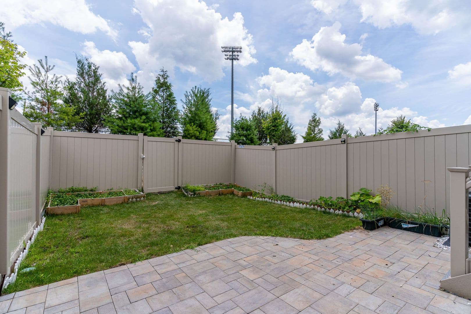 Ijamsville Townhome: 6021 Etterbeek Street