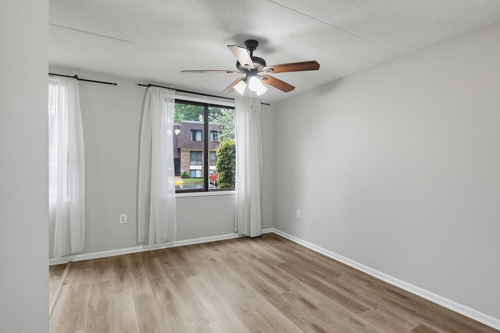 Columbia House: 5247 W Running Brook Apt 101