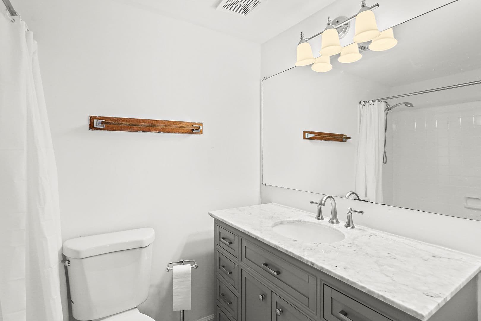 Columbia House: 9629 White Acre Road