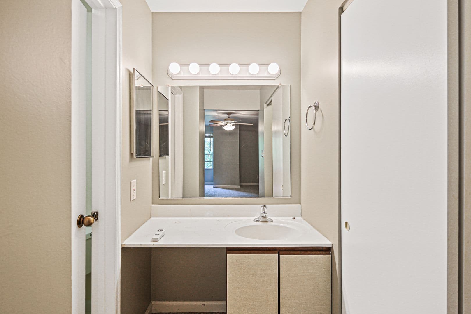 Columbia House: 4906 Columbia Road