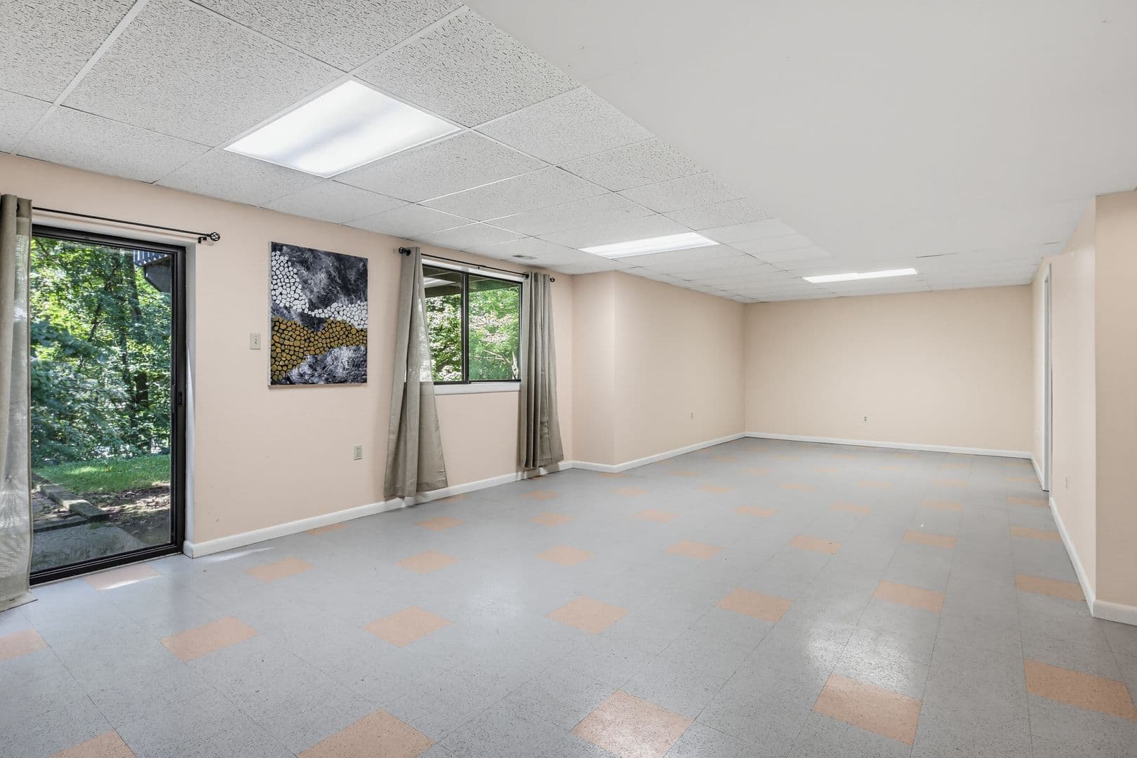 Columbia House: 6103 Triangle Drive
