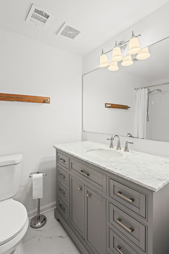 Columbia House: 9629 White Acre Road