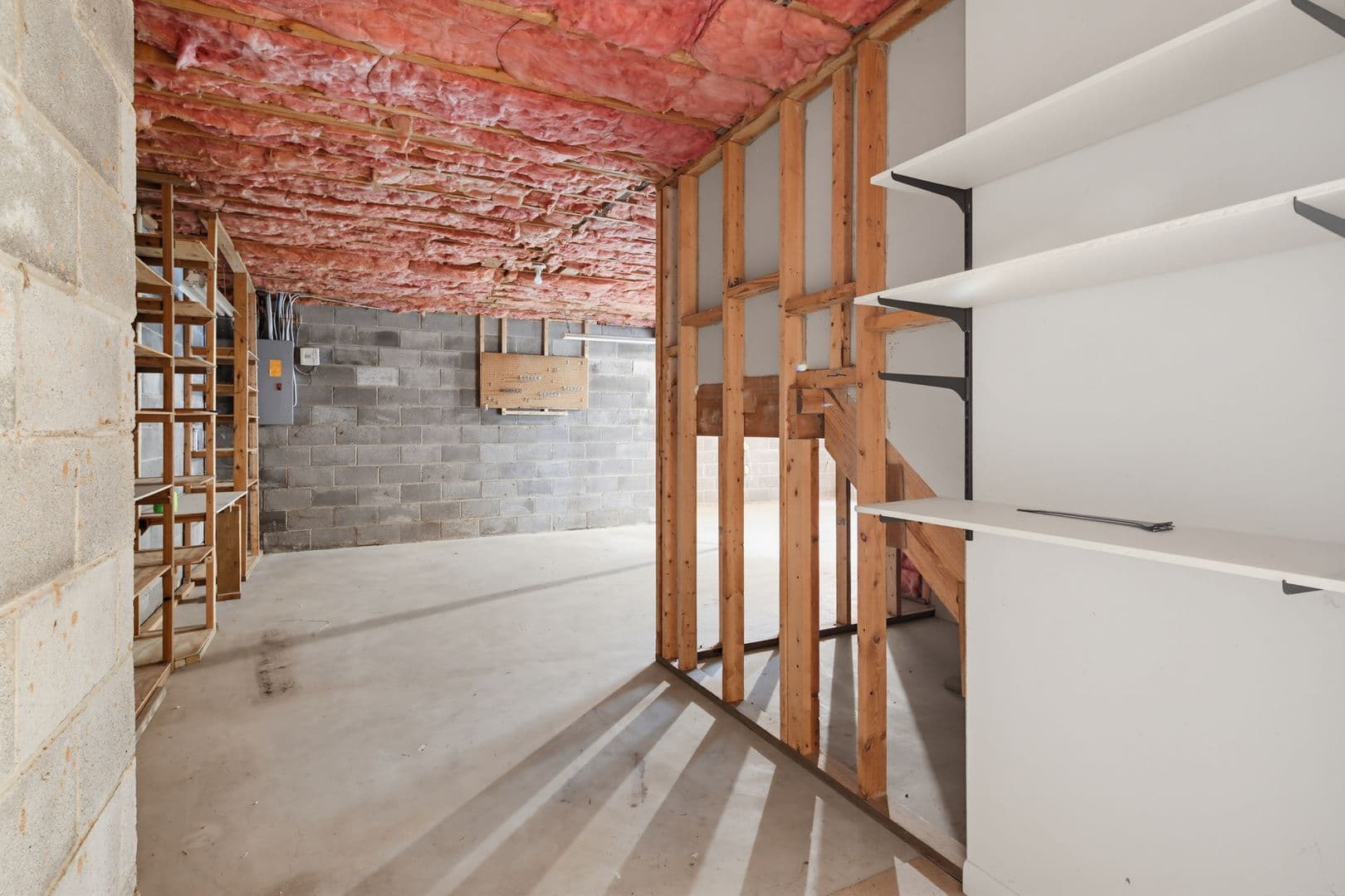 Columbia House: 6103 Triangle Drive