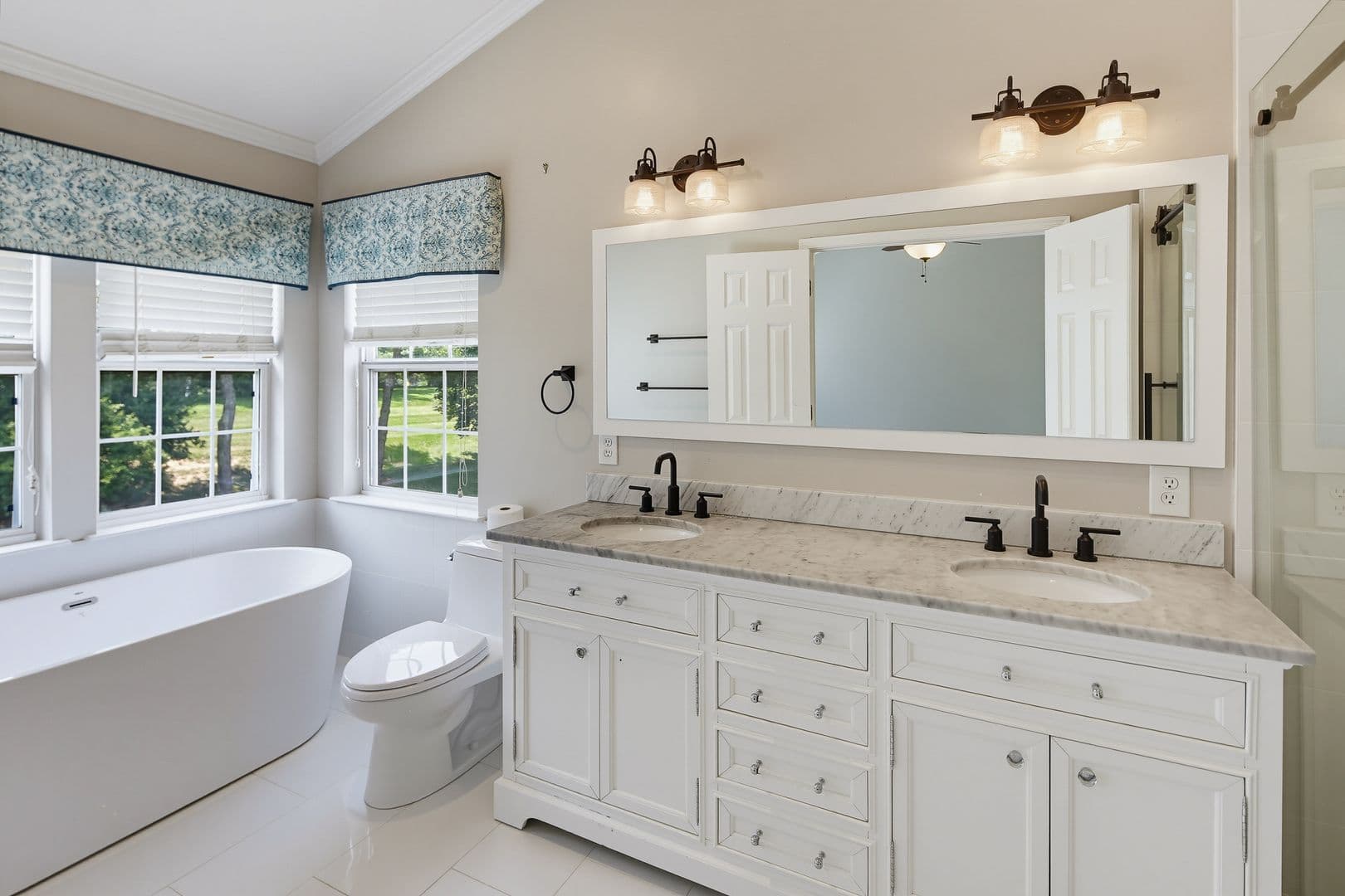 Clarksville House: 6505 Autumn Wind Cir