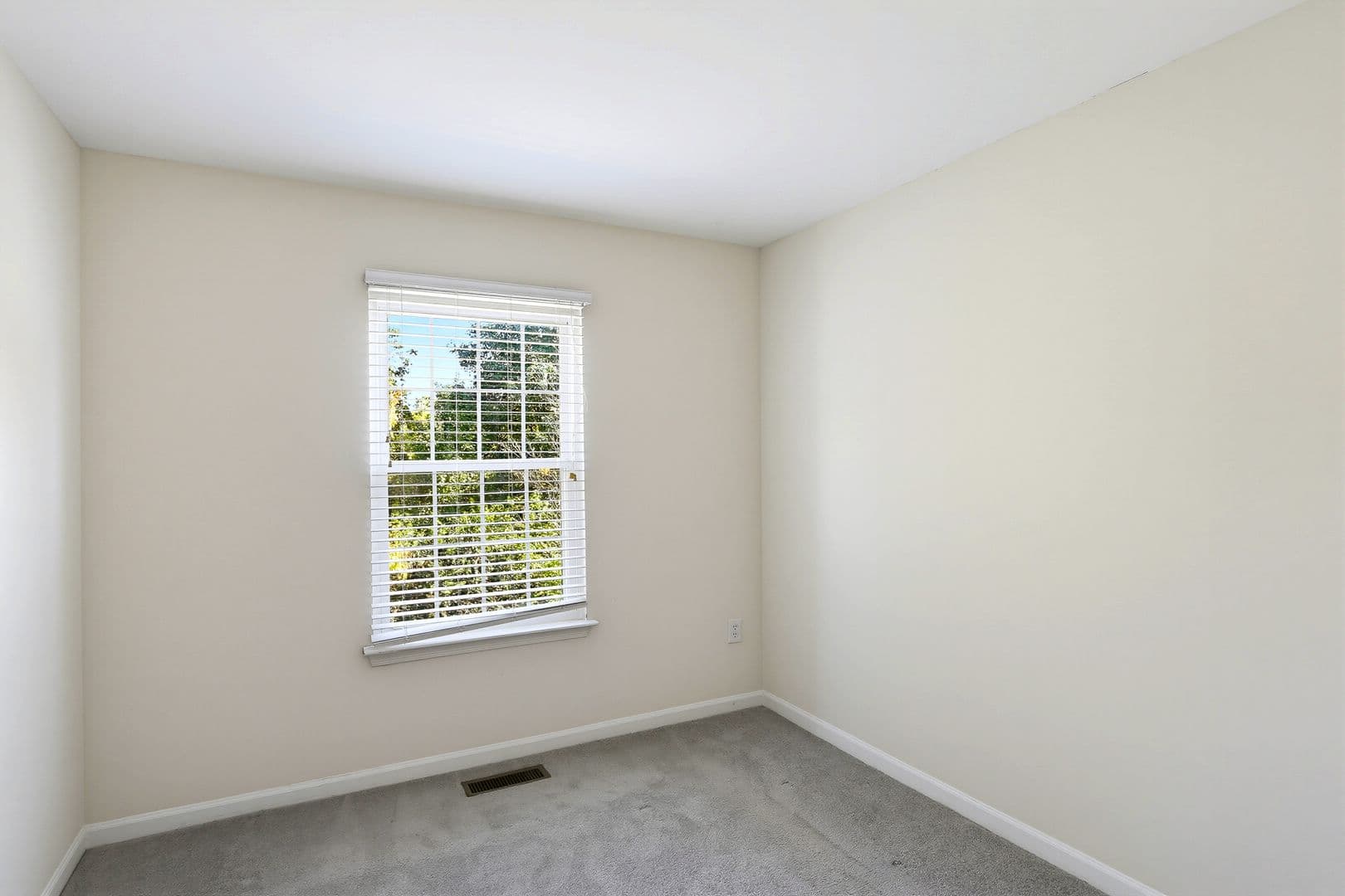 Frederick House: 5210 Duke Court