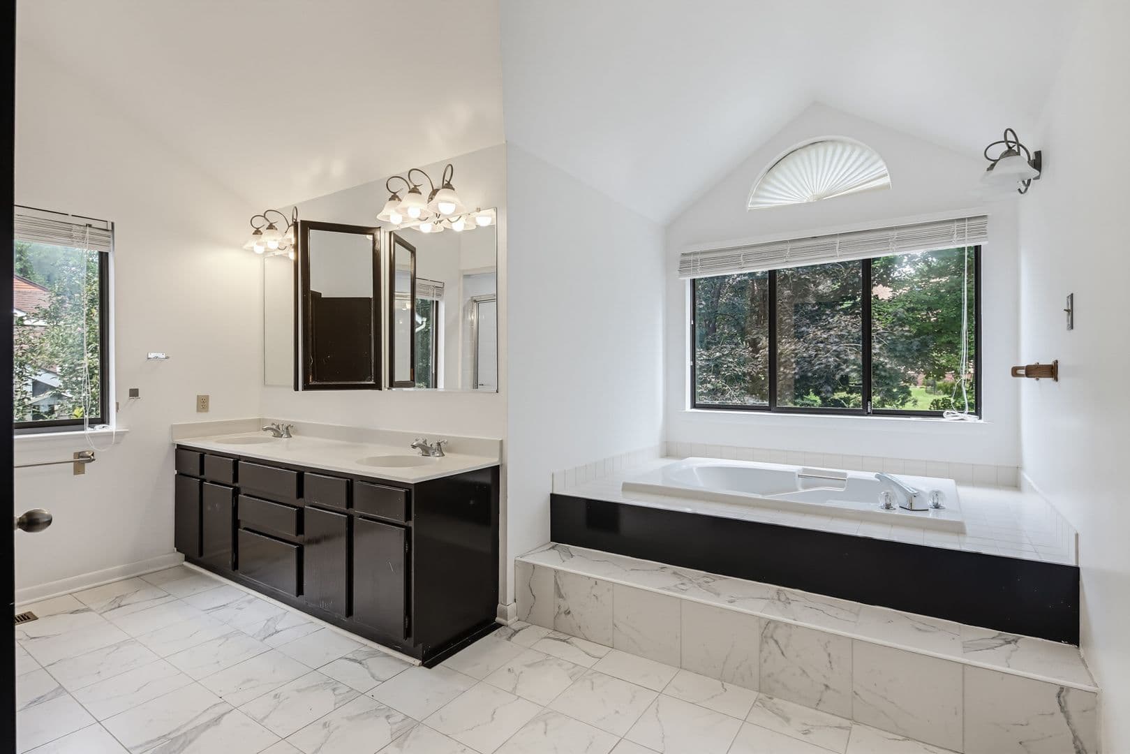 Columbia House: 6103 Triangle Drive