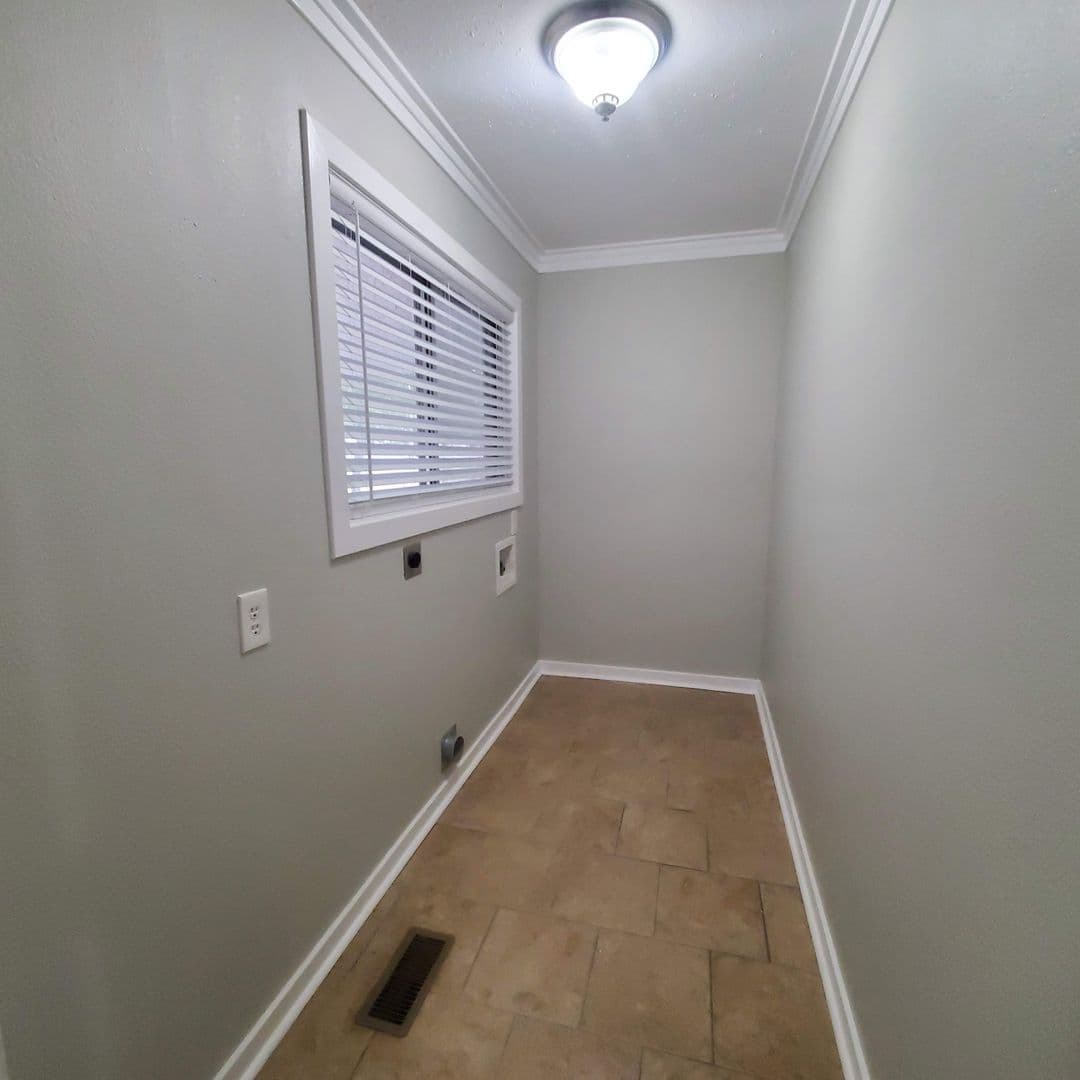 Sherwood House: 702 Wildwood