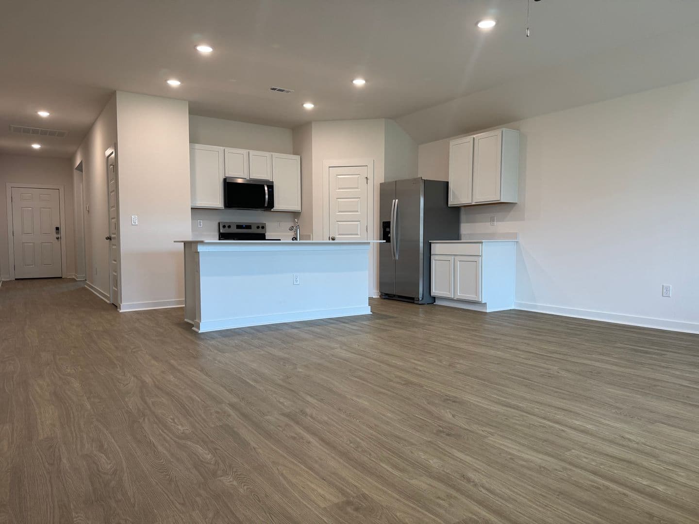 Alexander House: 6316 Warwick