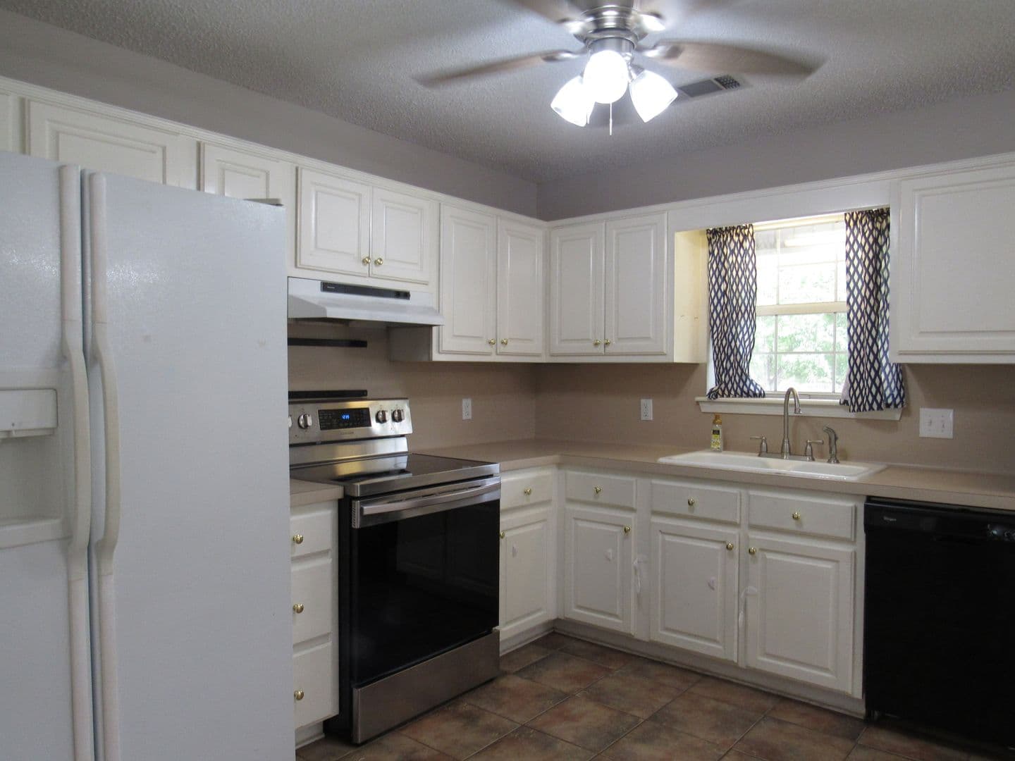Cabot House: 35 G St