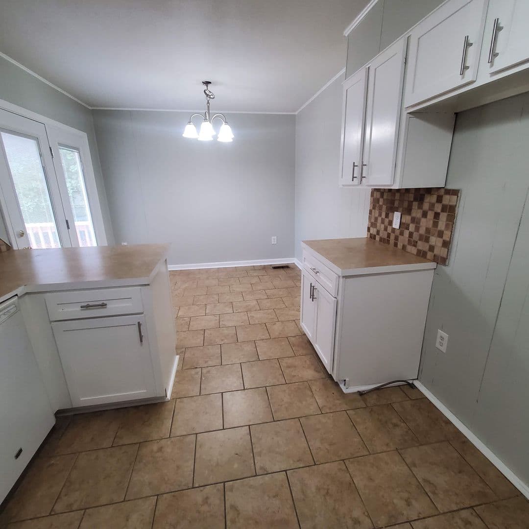Sherwood House: 702 Wildwood