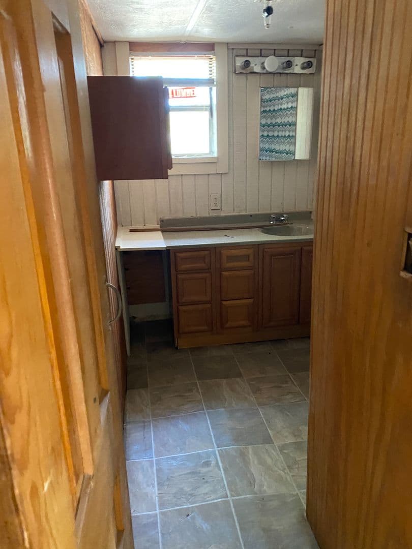 NLR House: 5818 Snoopy Ln