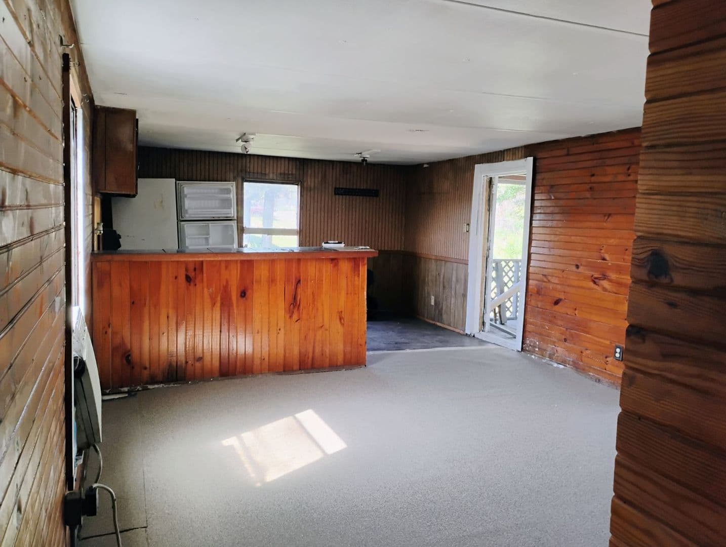 NLR House: 5818 Snoopy Ln