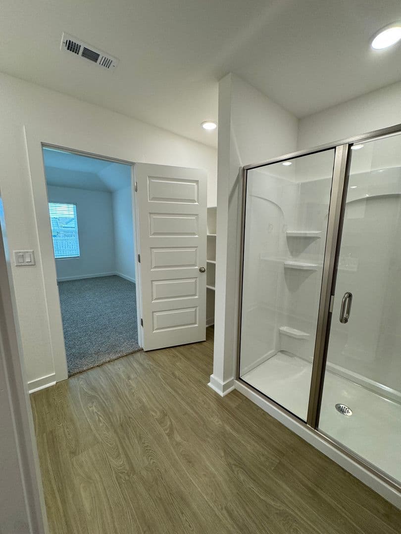Alexander House: 6316 Warwick