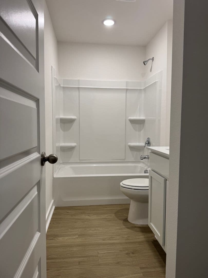 Alexander House: 6316 Warwick