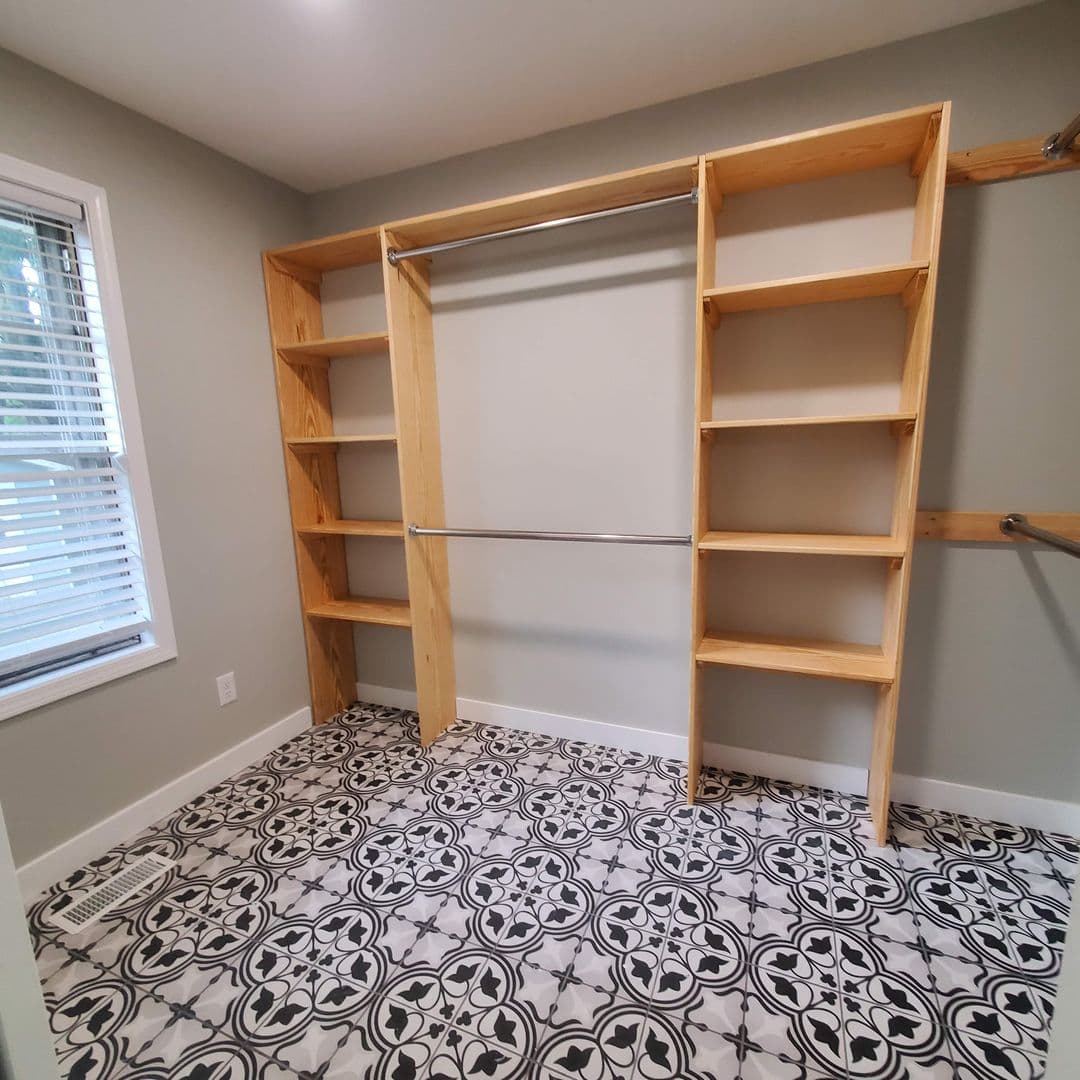 Sherwood House: 702 Wildwood