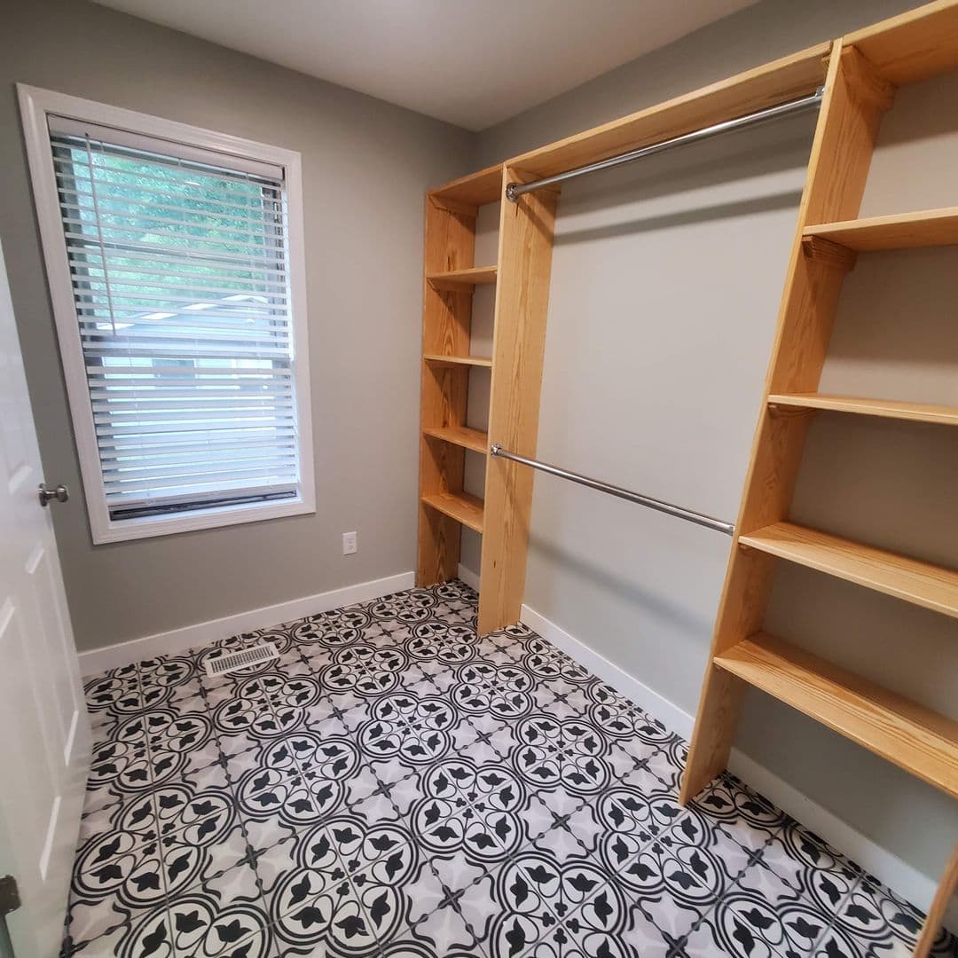 Sherwood House: 702 Wildwood