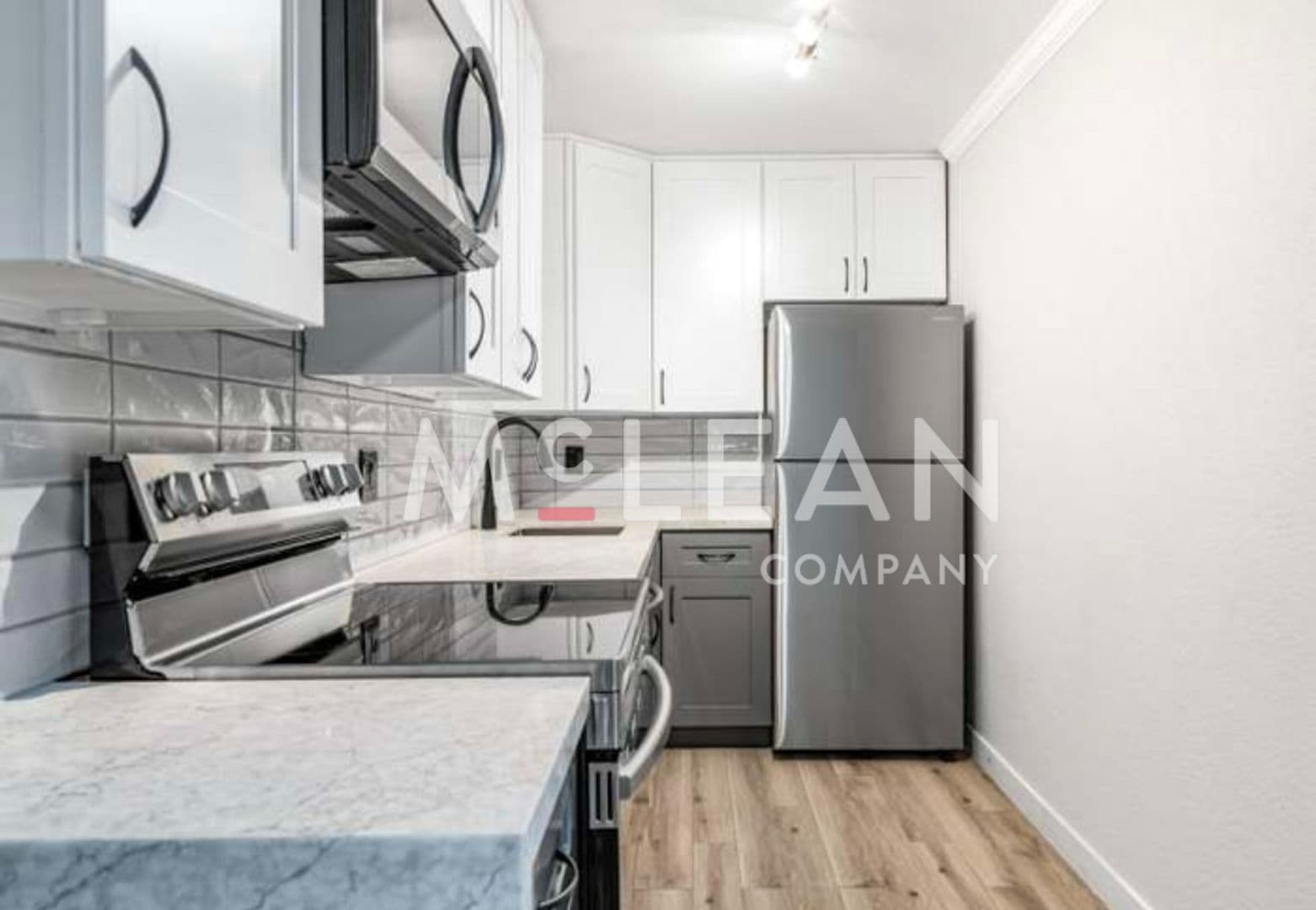 Palm Springs Condo: 2809 N Los Felices Cir East, G212