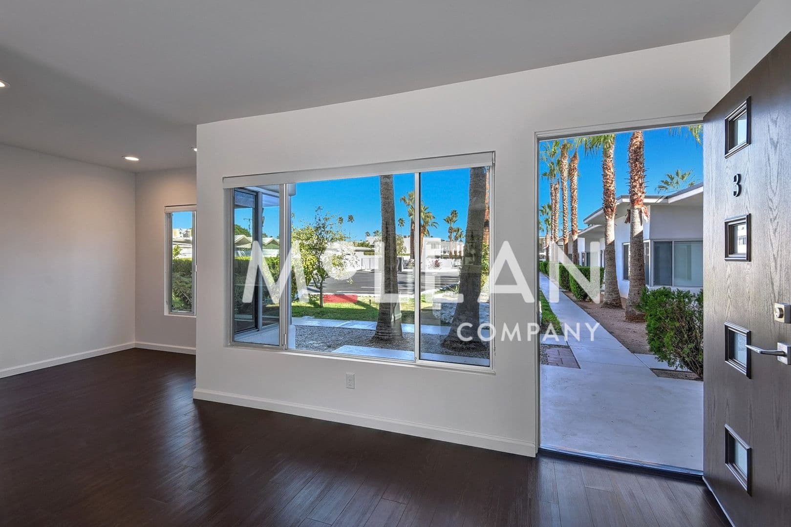 Palm Springs Apartment: 641 North Palm Canyon Drive