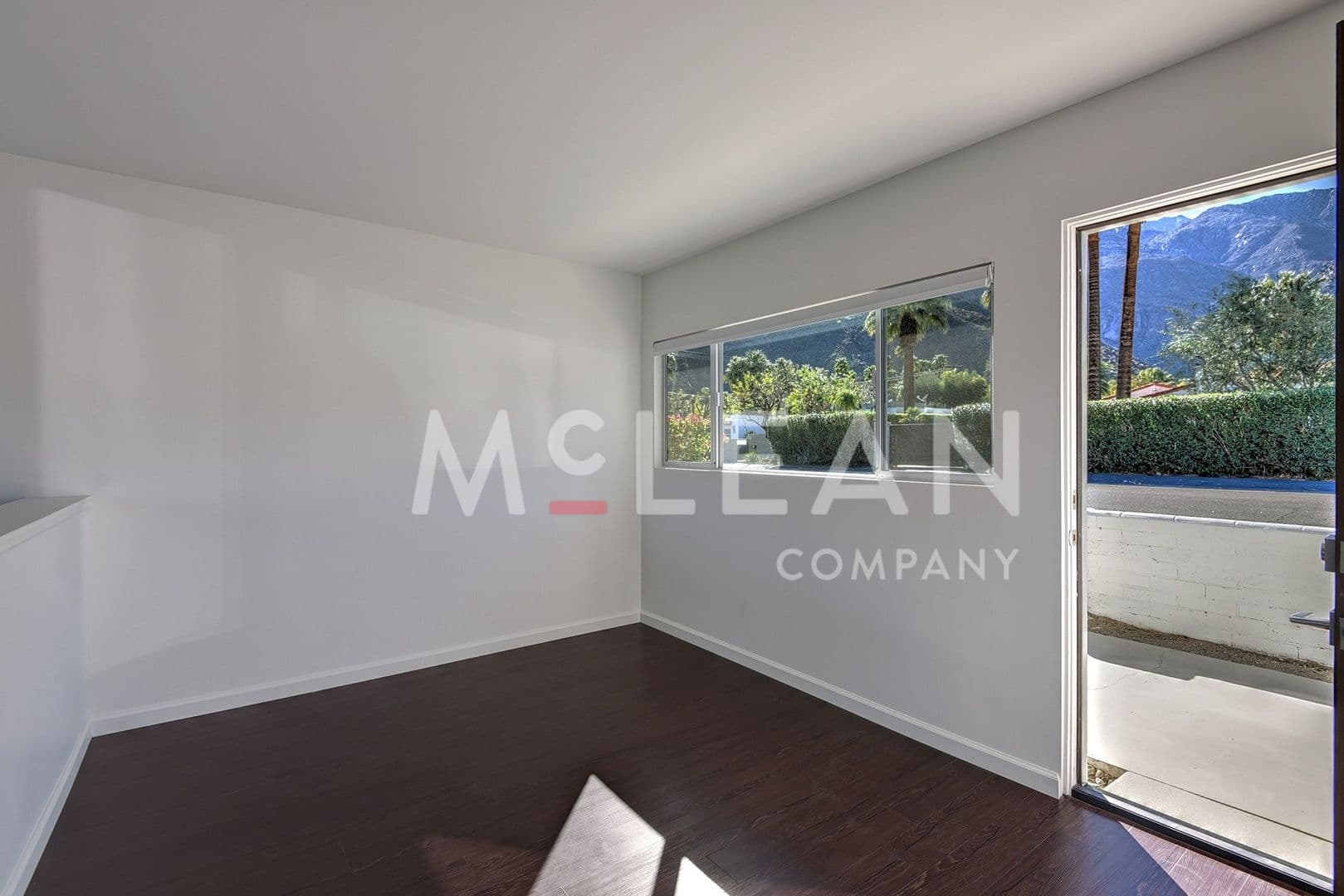 Palm Springs Apartment: 641 North Palm Canyon Drive