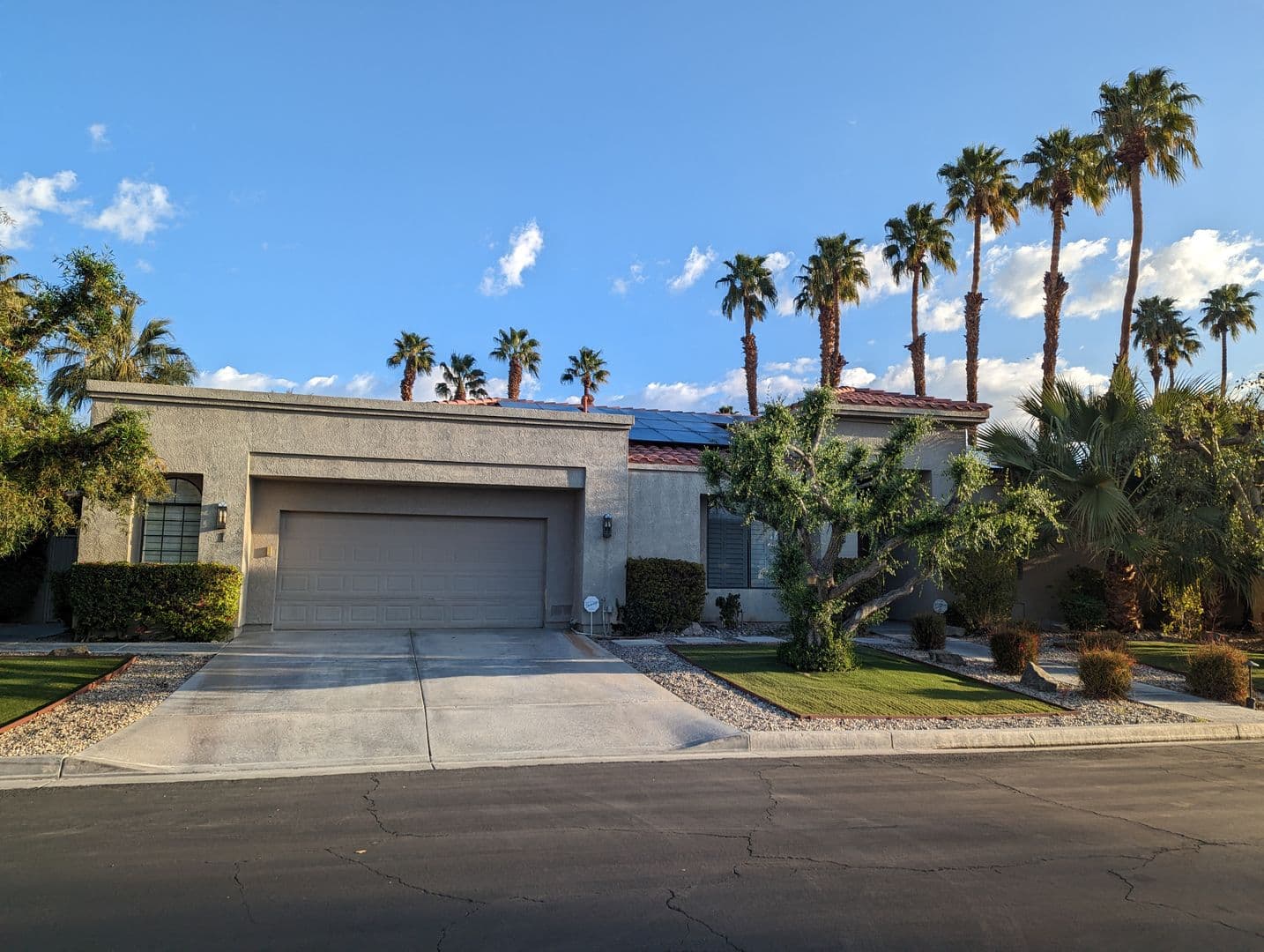 Rancho Mirage House: 1 Mission Palms Drive West